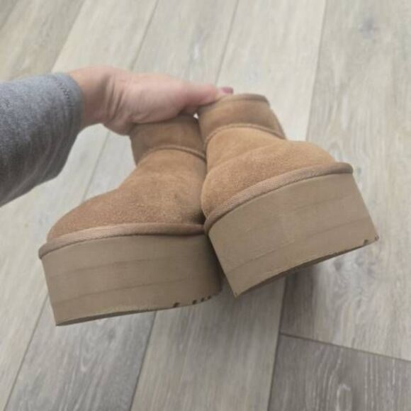 UGG Classic Ultra Mini Platform chestnut tan suede boots warm winter size 9 - Picture 10 of 14